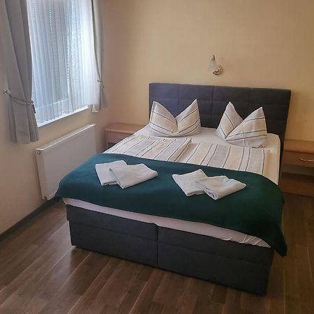 Pension Kuehnauer Hof デッサウ エクステリア 写真